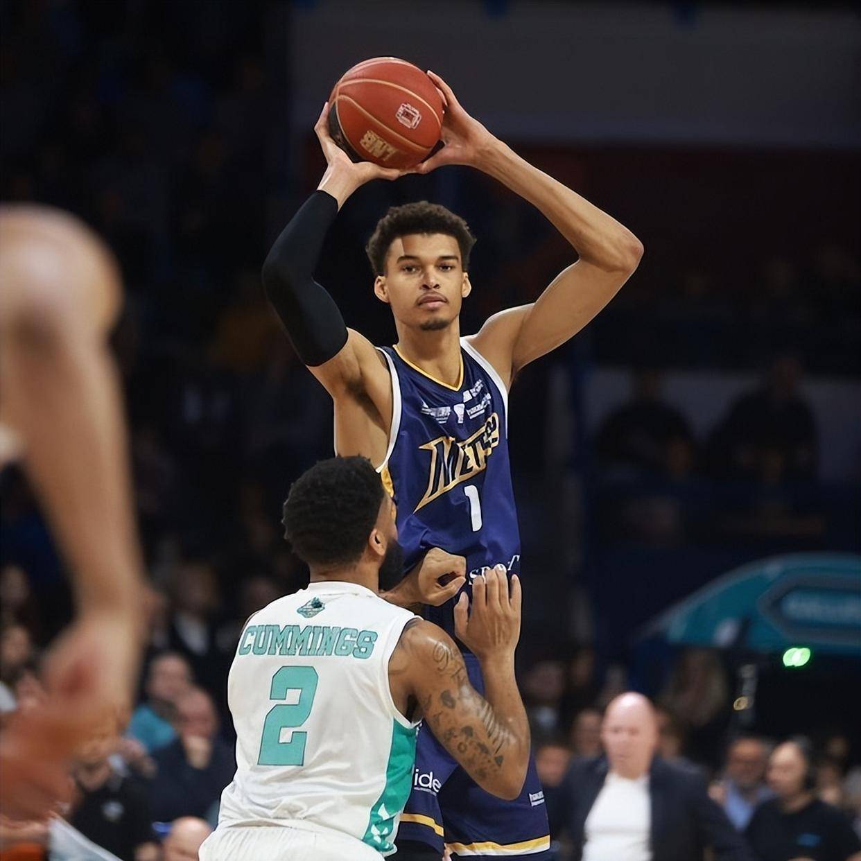 时隔26年再中状元签,势获法国新秀"外星人"文班亚马_维克托·_1_nba