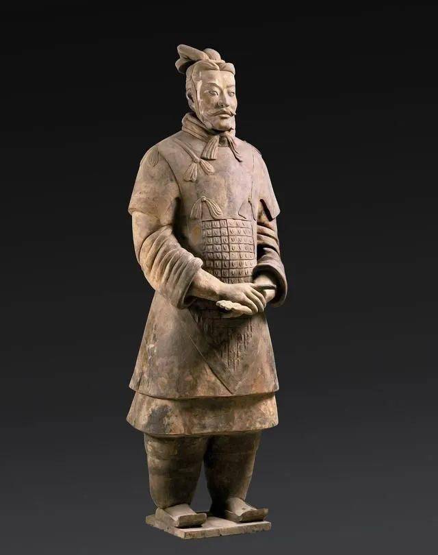 放大看细节！如何正确欣赏一尊将军俑？_兵马俑_铠甲_战袍