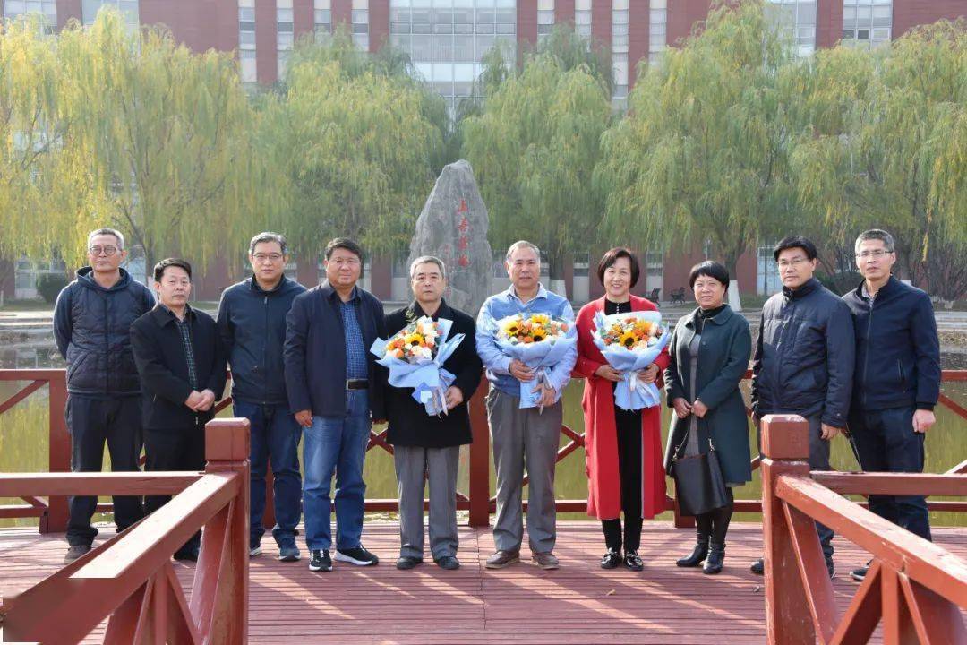 芳华育桃李,桑榆霞满天:杨村一中教师荣休欢送仪式