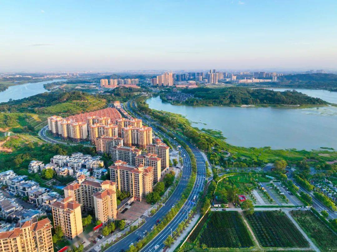 近年来,增城坚持产业立区,制造业强区,引进了各类产业项目723个,计划