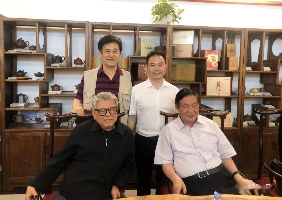 馆开幕,中国文联原党组书记胡振民,解放军原总政治部副主任唐天标上将