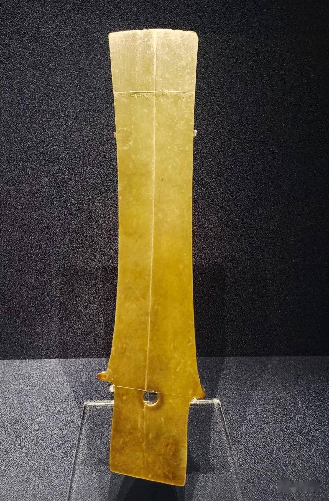 形和几何形器物,太湖流域良渚文化的玉器,玉琮,玉斧,玉戬和和黄河流域