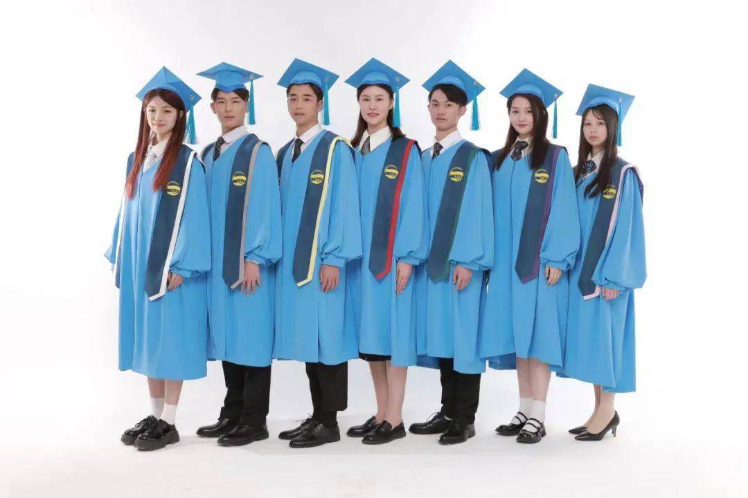 青大学子的毕业礼物送达——青岛大学专属学位服发布_蓝色_色彩_设计