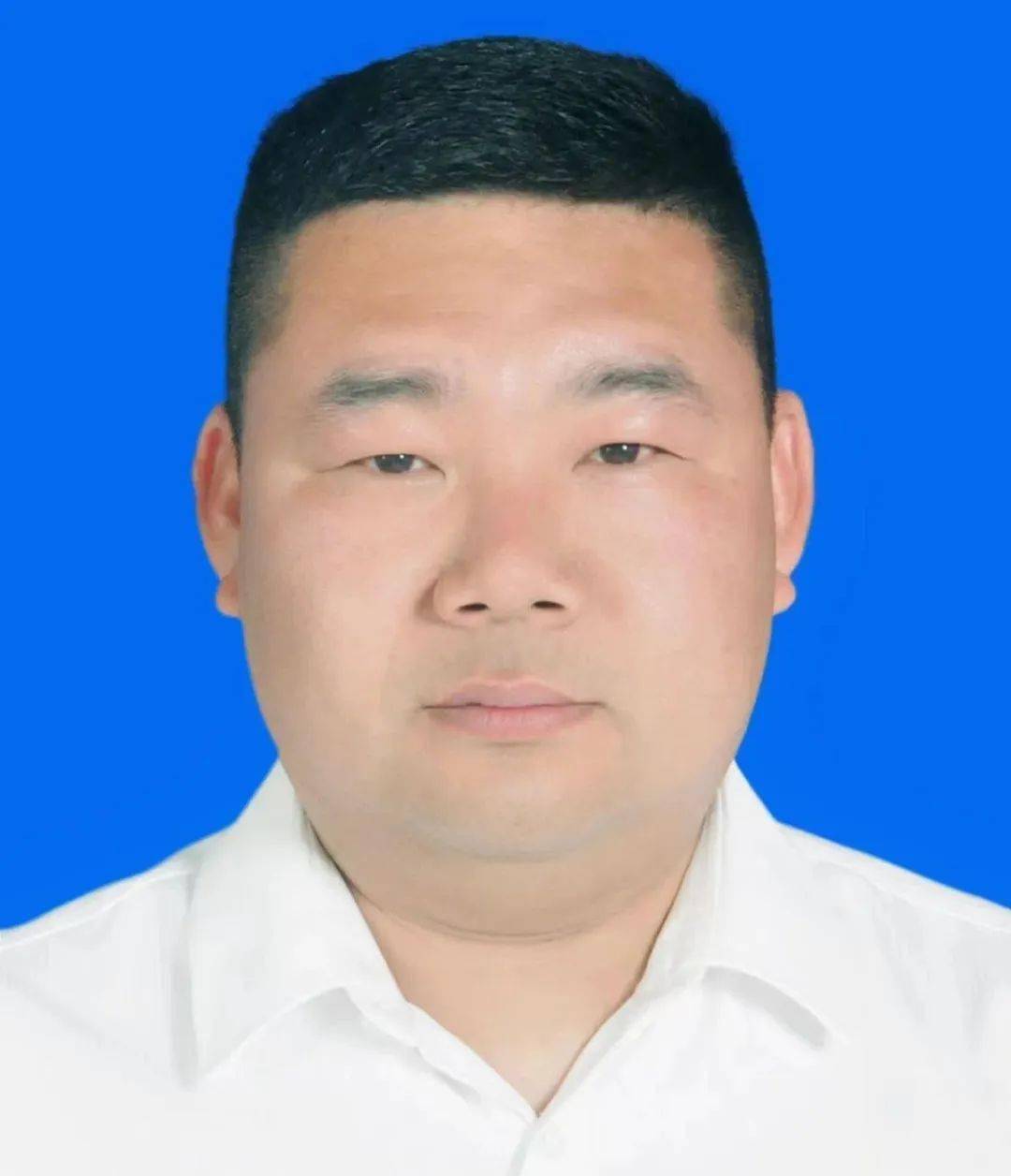 陈诚,男,中共党员,1990年6月生,丹江口市均县镇关门岩村党支部书记