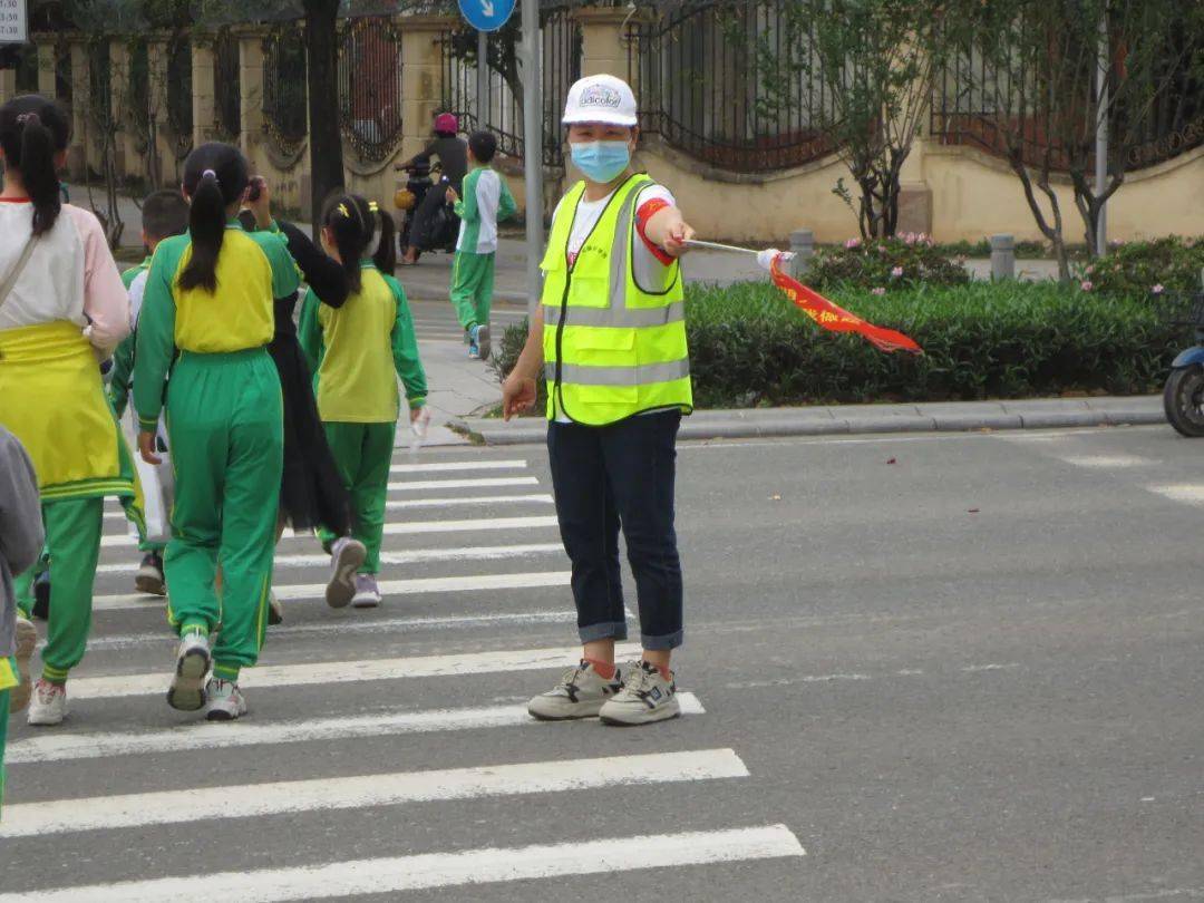 王南杰爸爸王瑞祥妈妈谢珈妈妈颜征妈妈杨子奇爸爸杨梓暄妈妈二3班