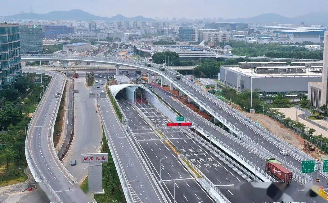 北侧,光电一路至云顶北路南侧,云顶北路至环岛干道北侧仍处于施工期