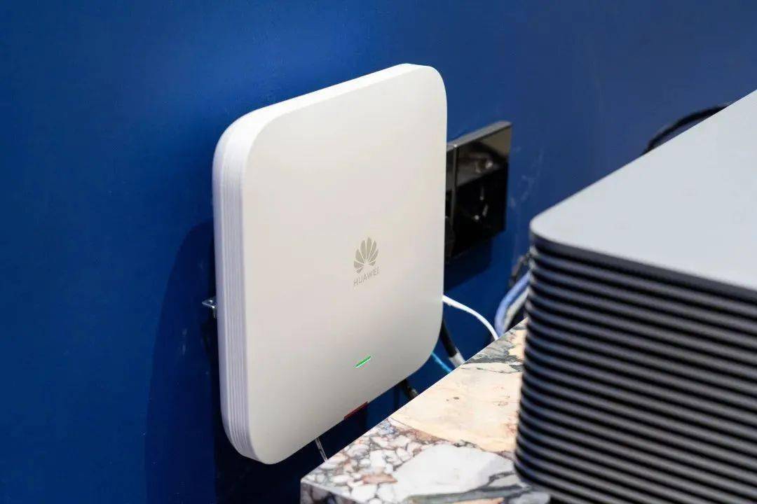 周口联通ftto堪称wifi界的"tian花板",实测手机上网速率超过1g.