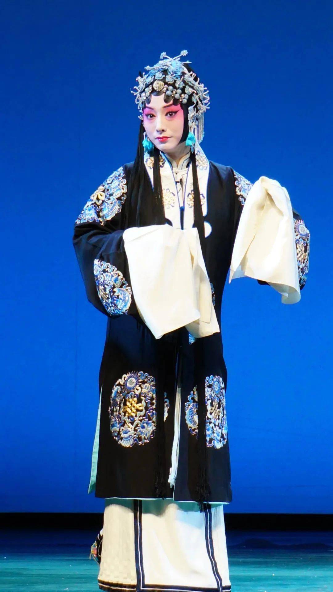 5月27日19:30:《金沙滩》《红线盗盒 》《宇宙锋》_京剧_薛嵩_湖南