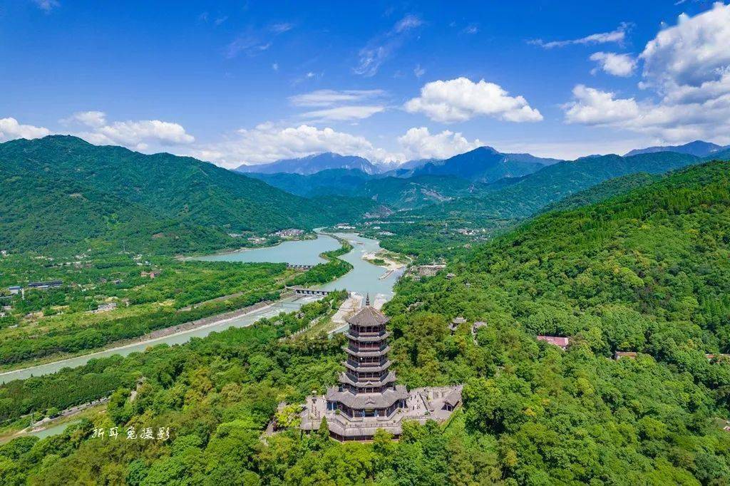 其时,快和ta一起来寻觅都江堰满目绿意的夏天吧~_青城山_玉垒_绿色