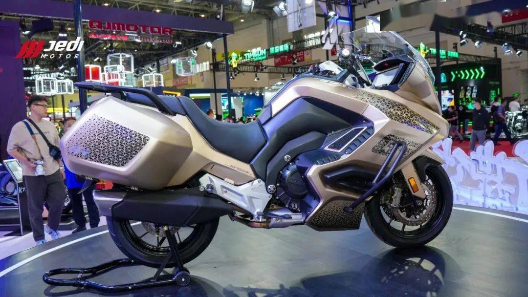 杰迪麒麟750震撼登场,k750 rr赛道畅想版&工厂赛车队首秀