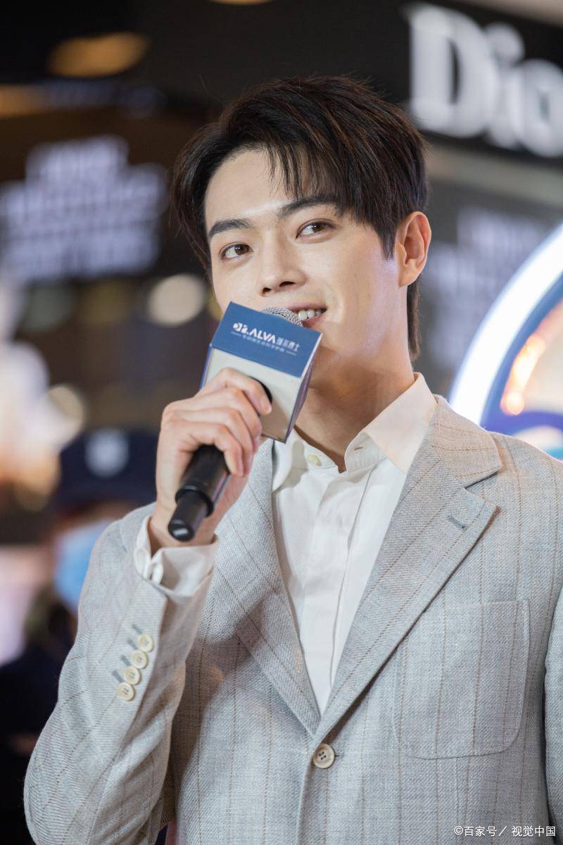 许凯的信息,更新到3月25日_明星_微博_资源