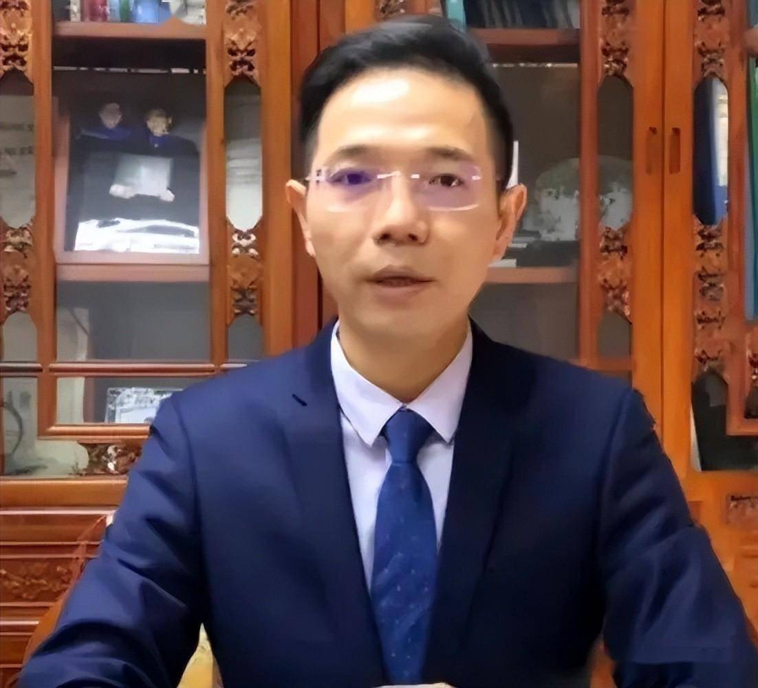 李圣律师:三岁看大七岁看老_好人_形象_心理