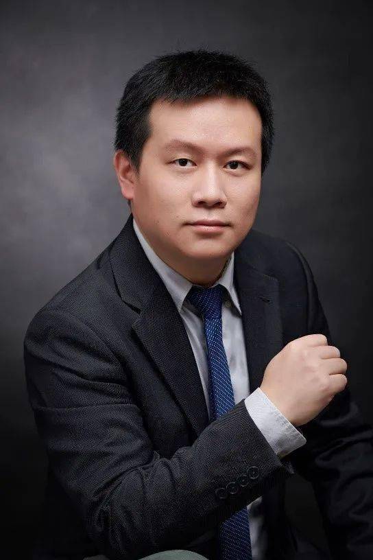 华中科技大学教授唐明嘉宾介绍:拥有超过20年的电信行业从业经验,目前