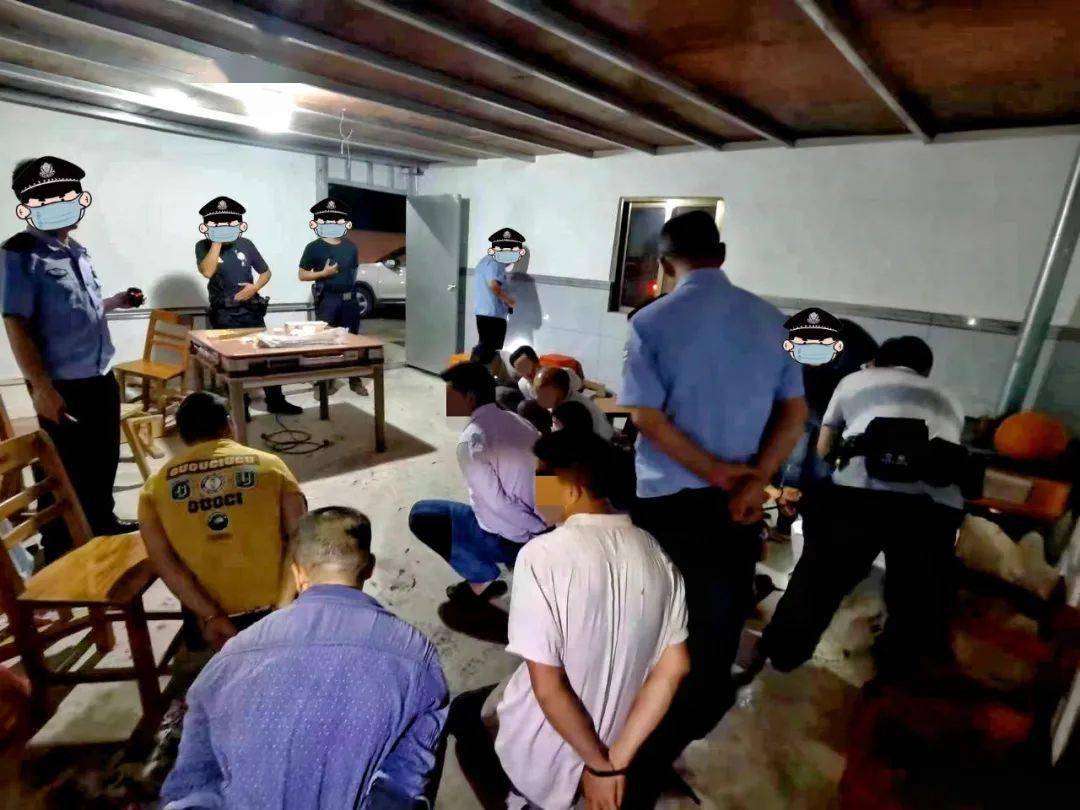 警察等着你!贺州10人"玩玉米"被抓!_桂岭_人员_进行