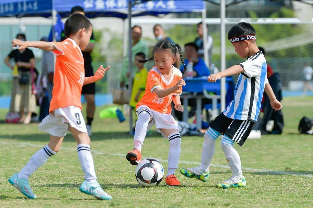 市运会青少年部幼儿足球比赛火热进行中_小球员_项目_常州
