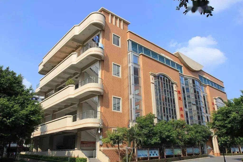 择校菌推出【走进大学序列专题推文】—【广州卫生职业技术学院】