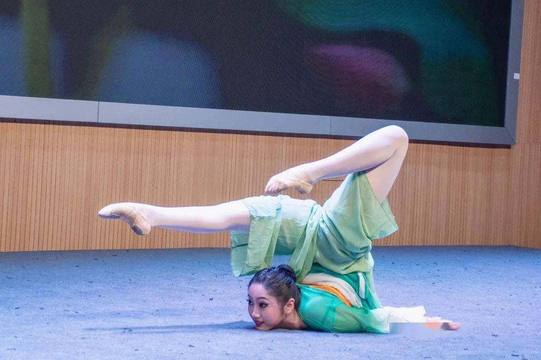系列报道之艺术特色91】——《五月的鲜花》舞蹈专场汇报演出专题