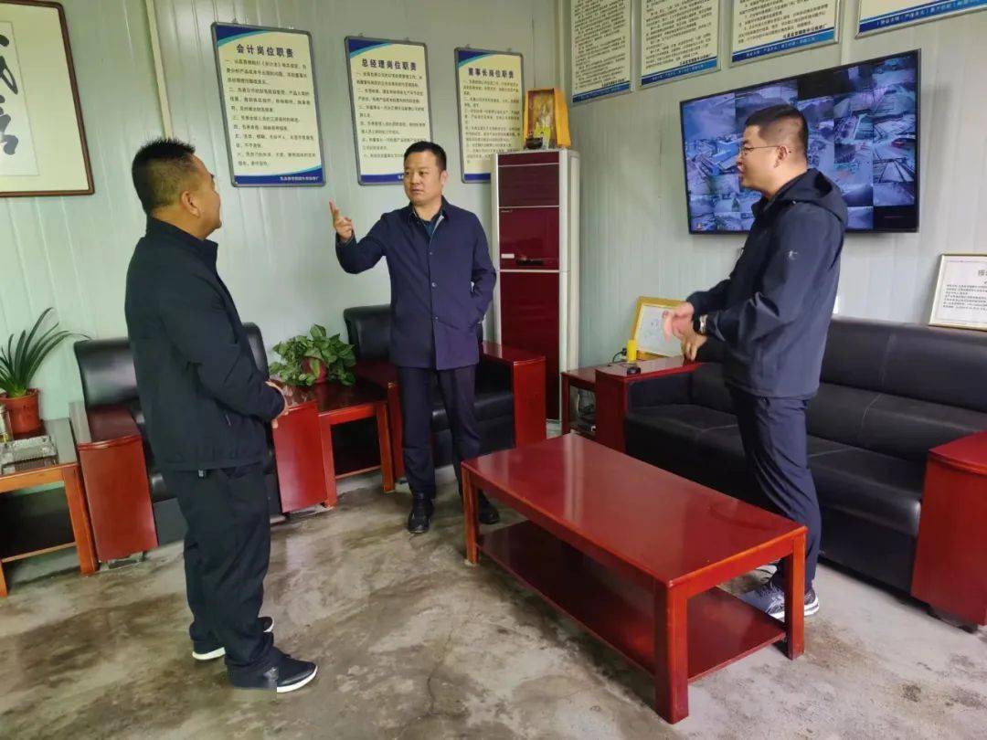 67李元到盐官镇走访调研包抓联企业_发展_工作_礼县