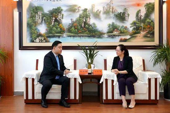 武陵源区智游天下公司运营业务调度会召开/吴俞萍会见塞尔维亚工商会