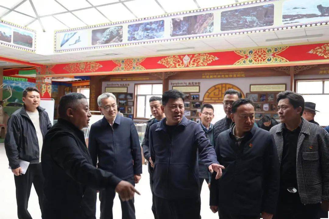 州委常委,玉树市委书记张琨明会同州政府副州长,公安局长王永震赴杂多