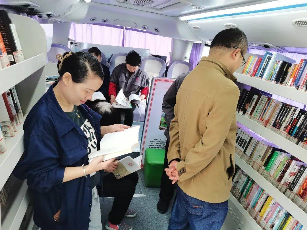 阅读显关爱 ——"阅路"汽车图书馆走进残疾人之家系列活动_服务_海宁