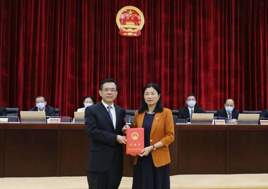 市人大常委会副主任潘新潮,郑琳,杨晓棠,罗军文,方灿芬,秘书长叶向阳
