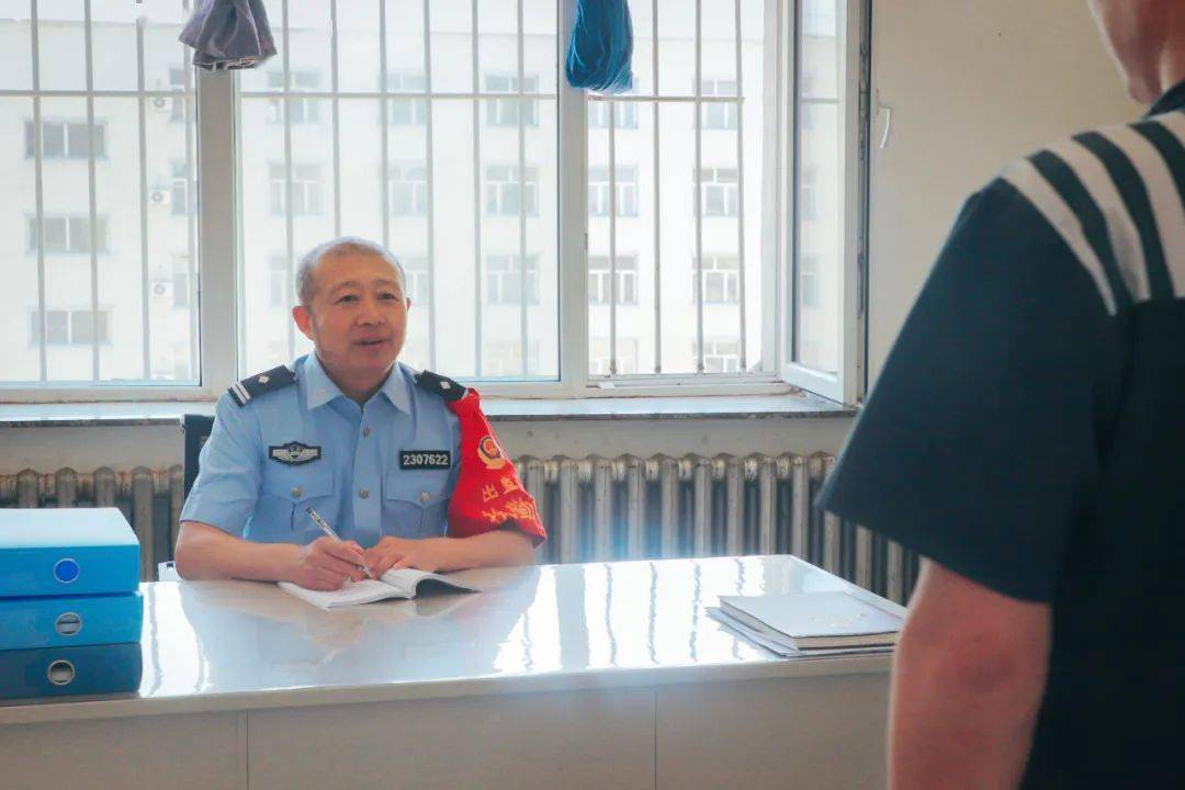 龙江监狱典型 | 泰来监狱郑辉:三十余年一如既往 恪尽职守始终不变