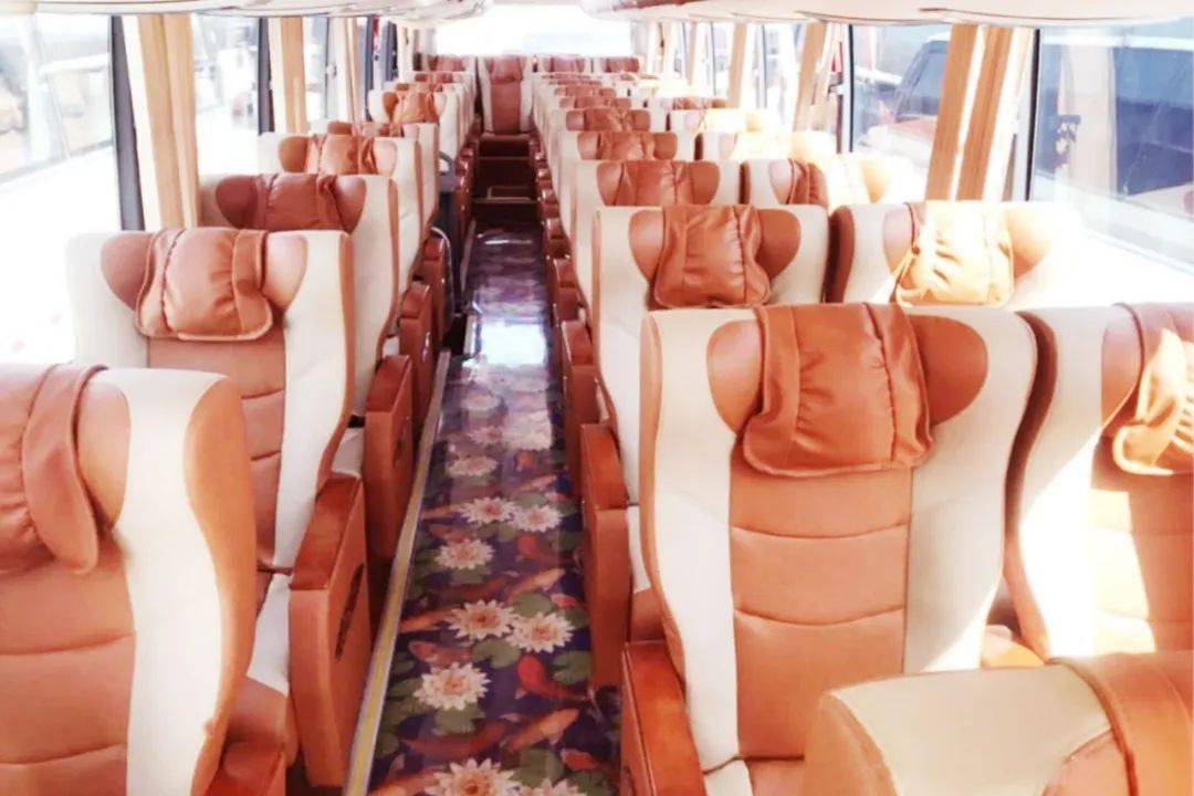 豪华高端大气干净卫生旅游巴士vip2 1头等舱座椅旅游大巴high quality