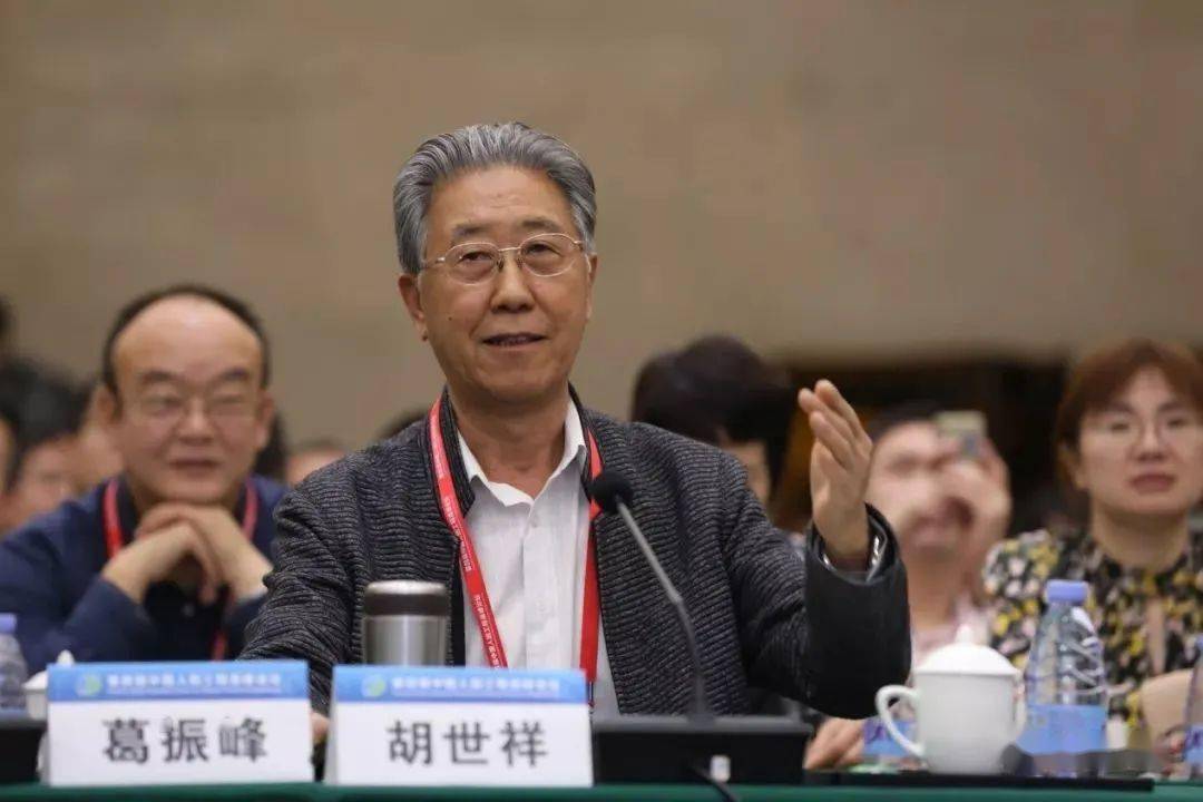 等等"三垂一远"模式的提出者李元正曾任酒泉卫星发射中心主任km6工程