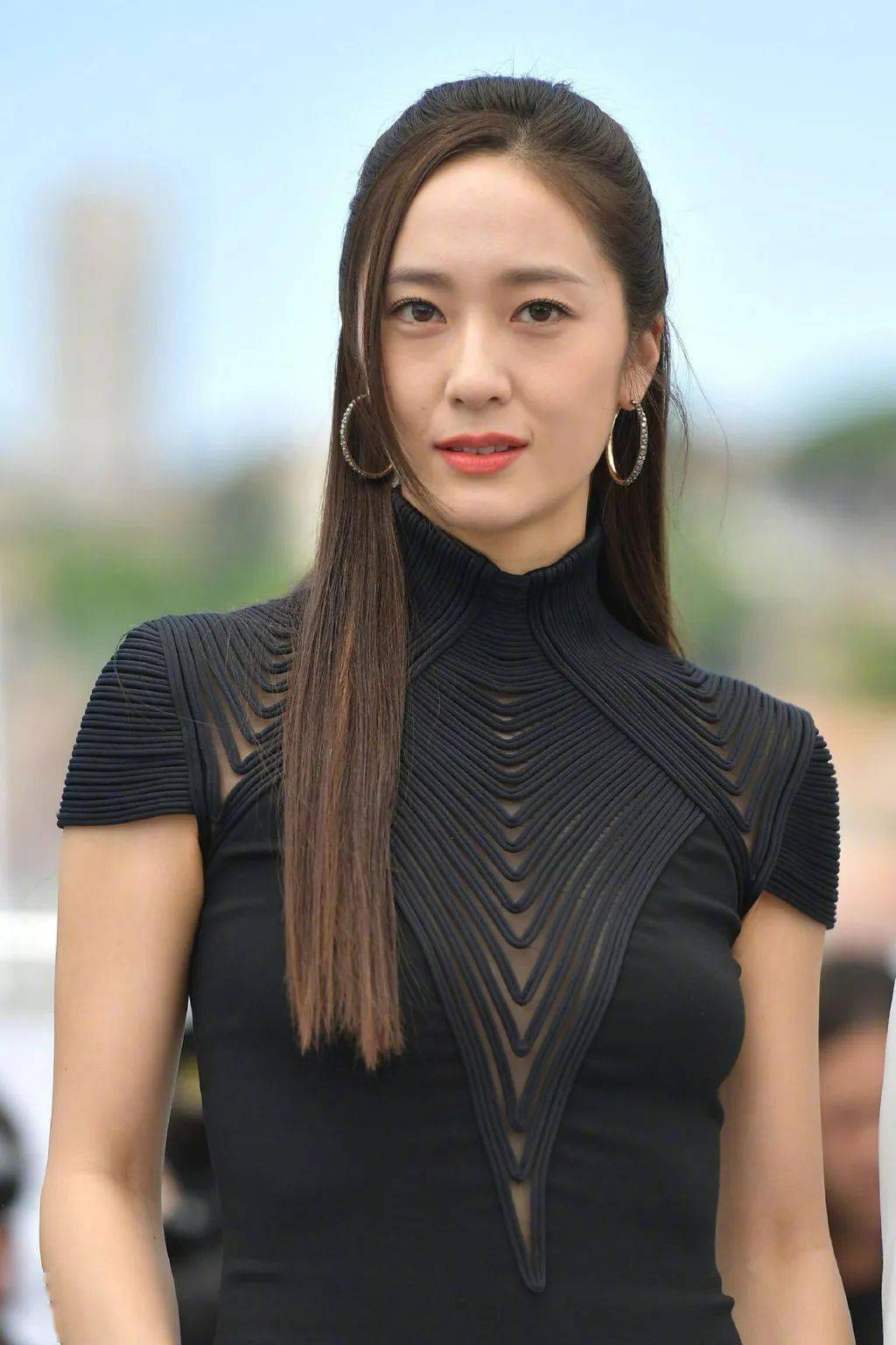 被嘲发福似大妈,现在颜值回春了?_郑秀晶_什么_管理