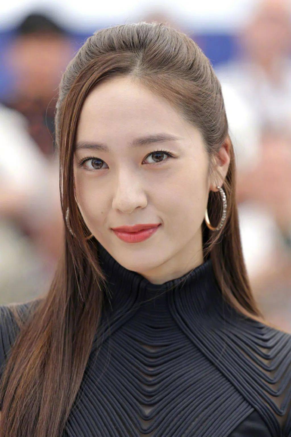 被嘲发福似大妈,现在颜值回春了?_郑秀晶_什么_管理