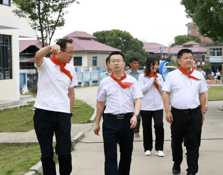 今天,我们学校来了“大朋友”啦!_刘阳青_活动_中心