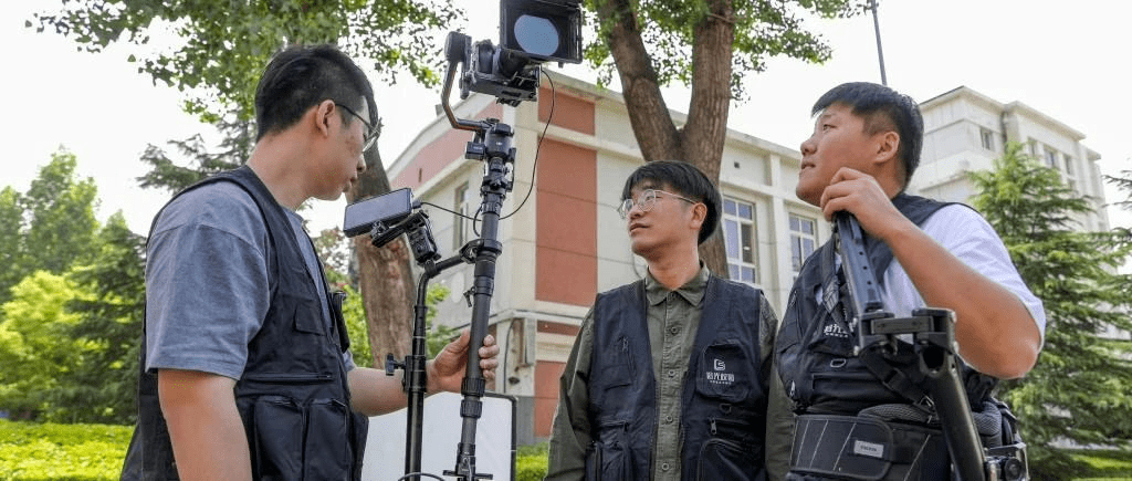 新业态不断涌现,线上线下加快融合,天津师范大学积极响应国家号召