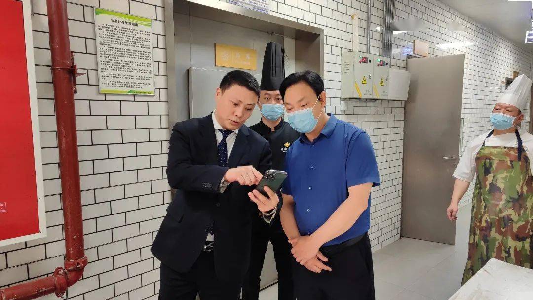 "平安市监" | 罗靖开展"局长盯餐厅"专项监管并督导充气站问题整改