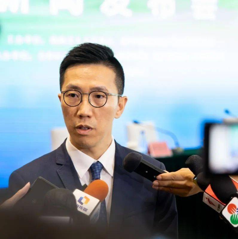 合作区商事服务局副局长邱润华