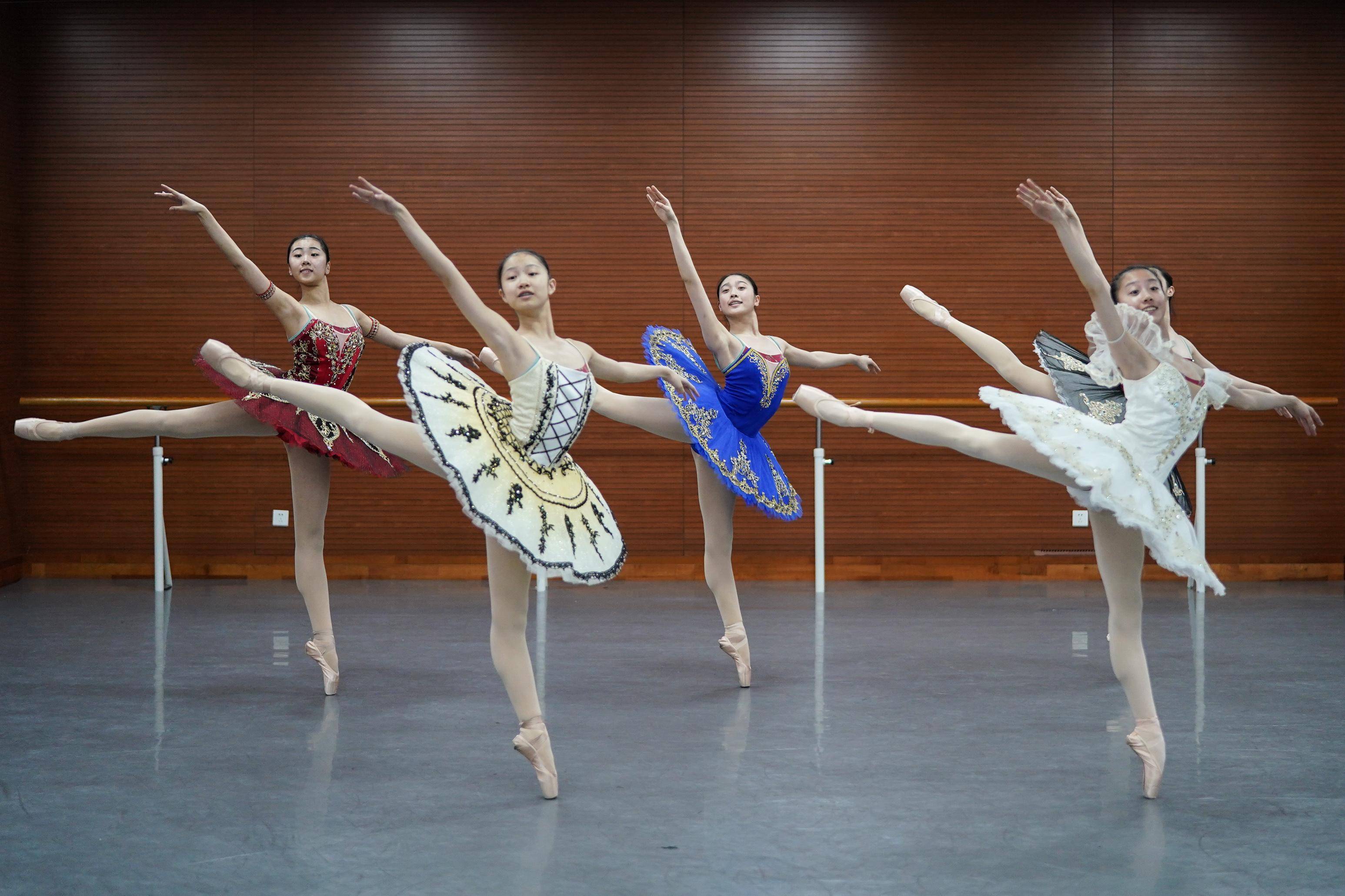 (图片故事)"小天鹅"从这里起舞翱翔_辽宁芭蕾舞团_舞蹈_附属