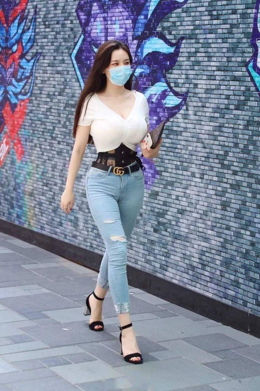 微胖版"张雨绮"发育过猛,网友:这胸是认真的吗?