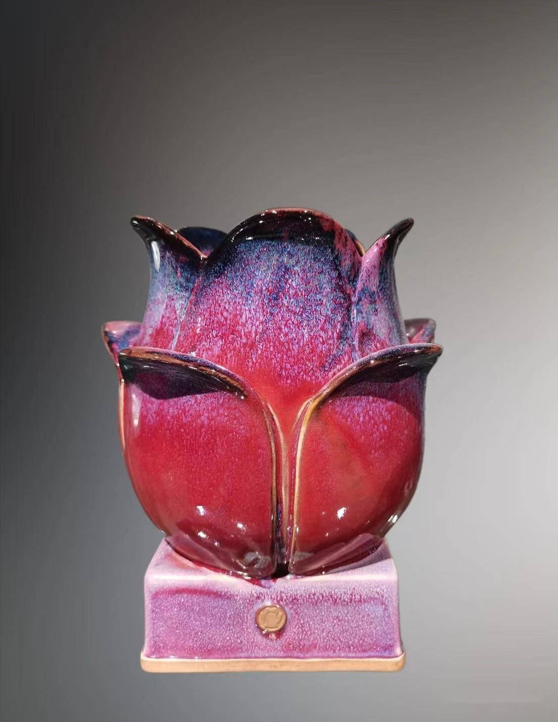 坪山钧窑纯手工作品莲花尊,通身钧红釉,造型大气美观,寓意清廉高洁