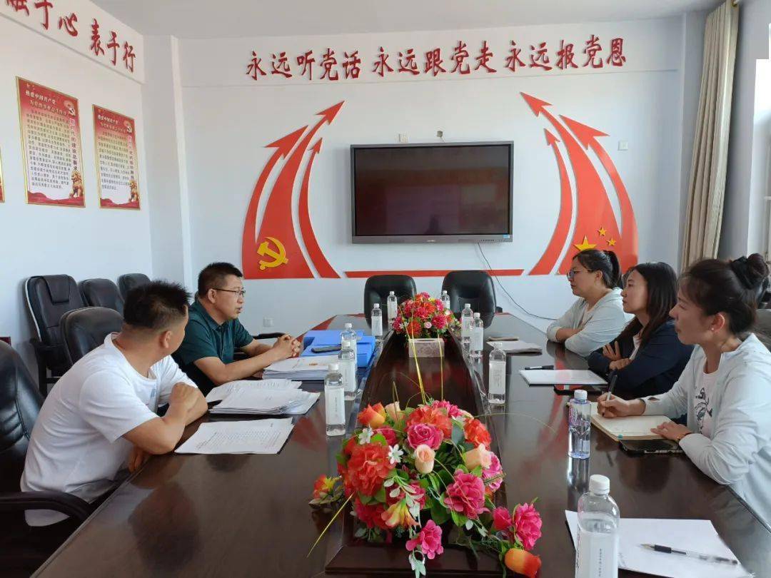 团市委副书记黄玥深入我旗调研指导中学共青团工作_新发展_教育_阵地