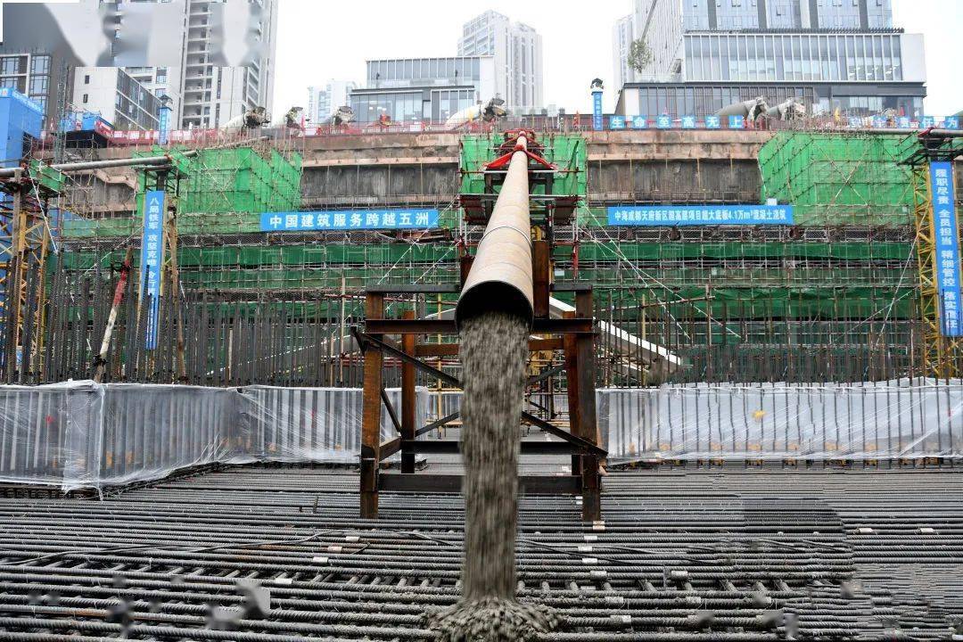 浇筑技术具有低碳,环保,效率高等特点"溜管 支溜槽"输送方式绿色低碳