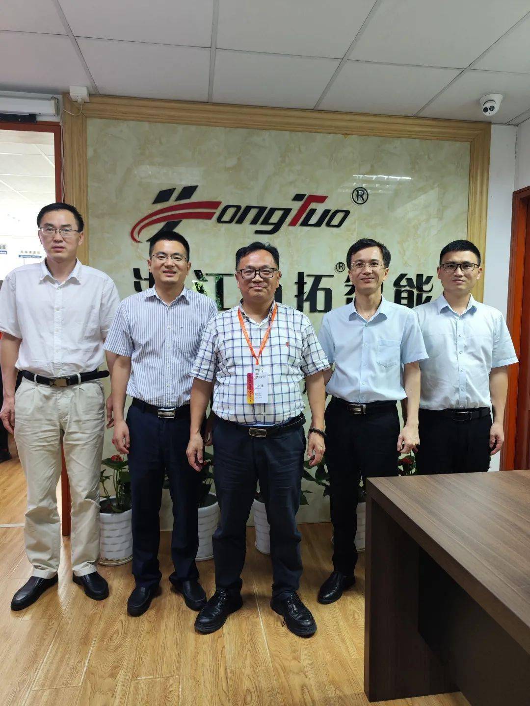 市第二驻点招商小分队陪同赣州市委黄晓东副秘书长一行在江苏浙江招商