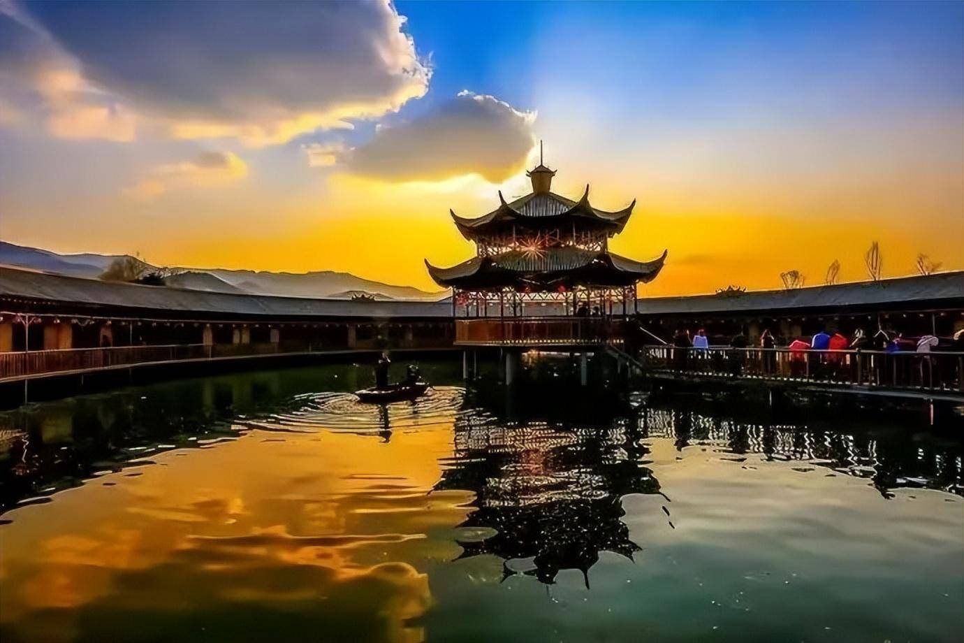 鲁家村石泉县"石泉十美"民俗文化游线路:安康市石泉县→城关镇老街