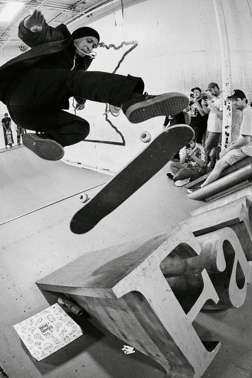 在东京奥运会,滑板首次作为正式项目出现在赛制中,聚集了 nyjah