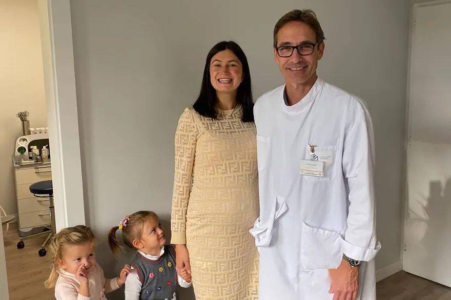 俄罗斯女性瑞士海外分娩_俄罗斯代孕费用_日内瓦私人诊所自然分娩费用