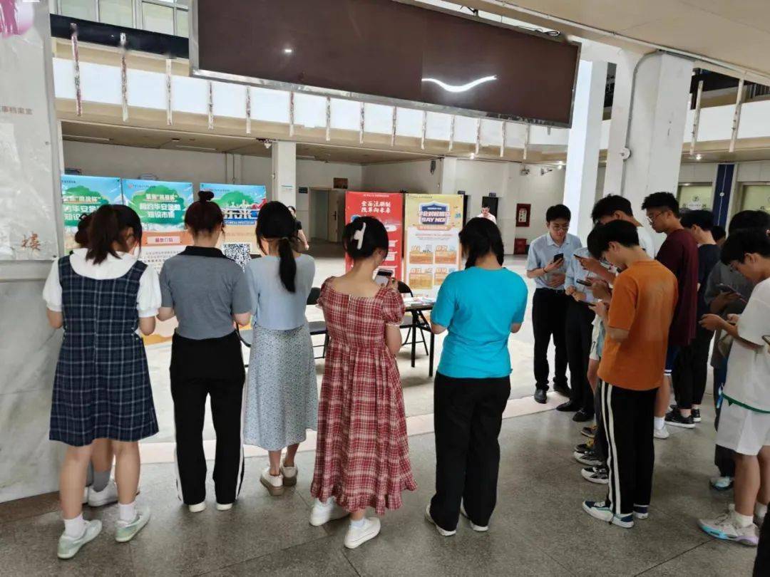 "挑战不止步,华安助你行"进高校巡讲活动六安站走进皖西学院_金融