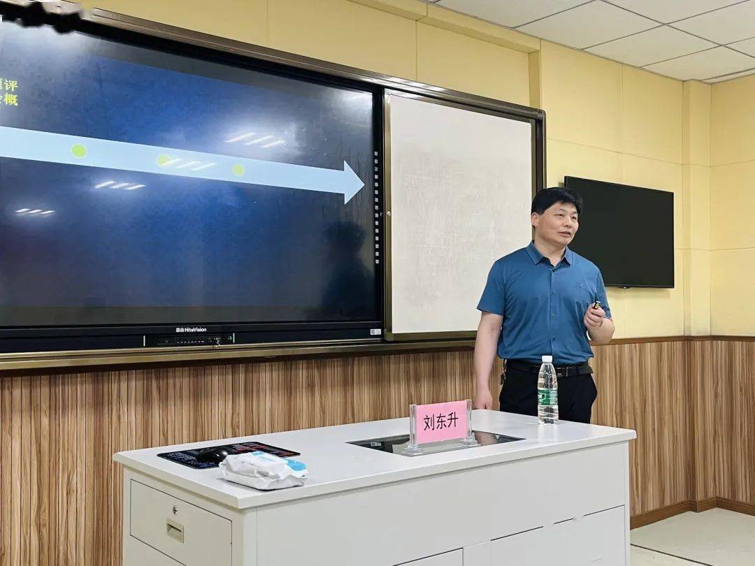 学校数学教师代表海安市初中数学研训员石小江南通市教育科学研究院