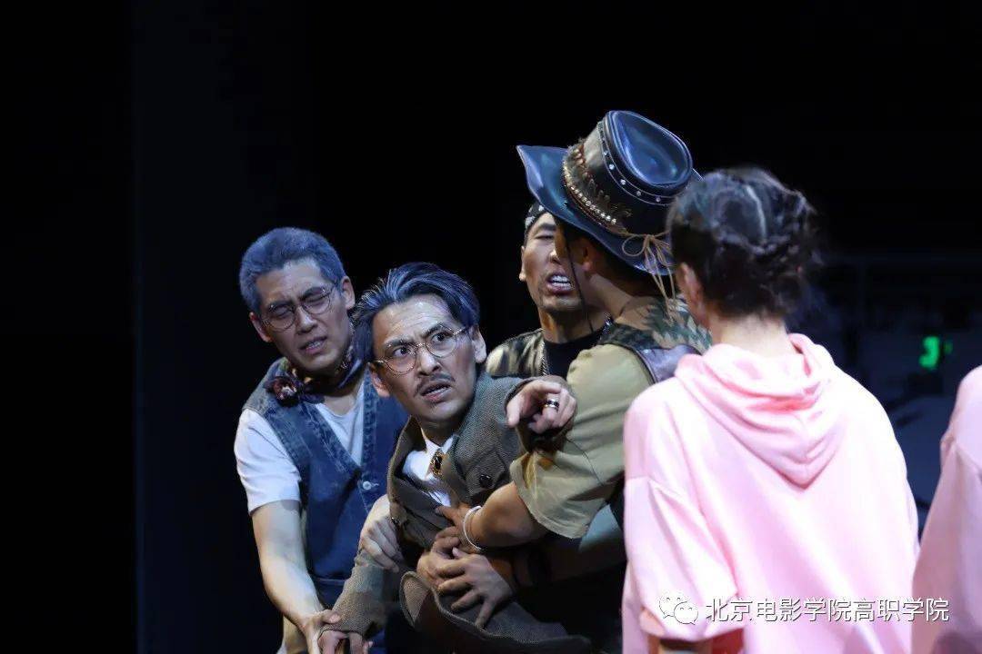 北京电影学院高等职业教育学院2022级戏剧影视表演班观察生活小品汇报