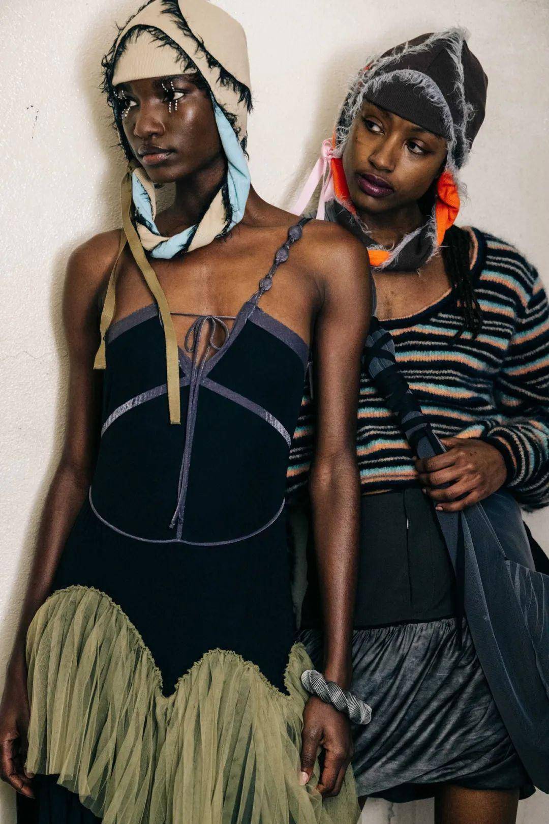 解构,拼接,编织,另类的工装美学,融合着街头风格演绎的kiko式视觉盛宴