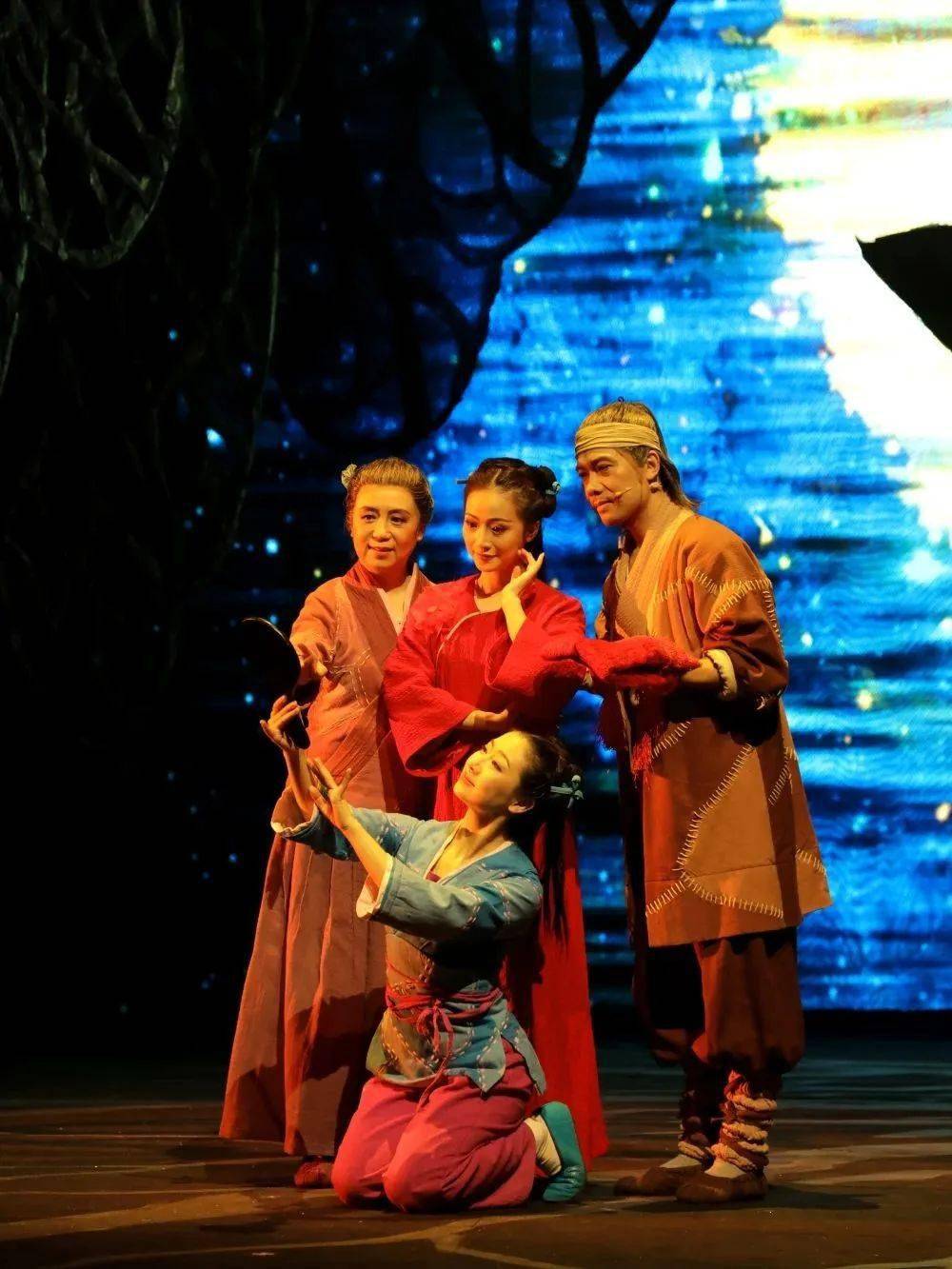 新的一版《马兰花》拥有更富逻辑性的剧情走向,更加鲜明的人物角色