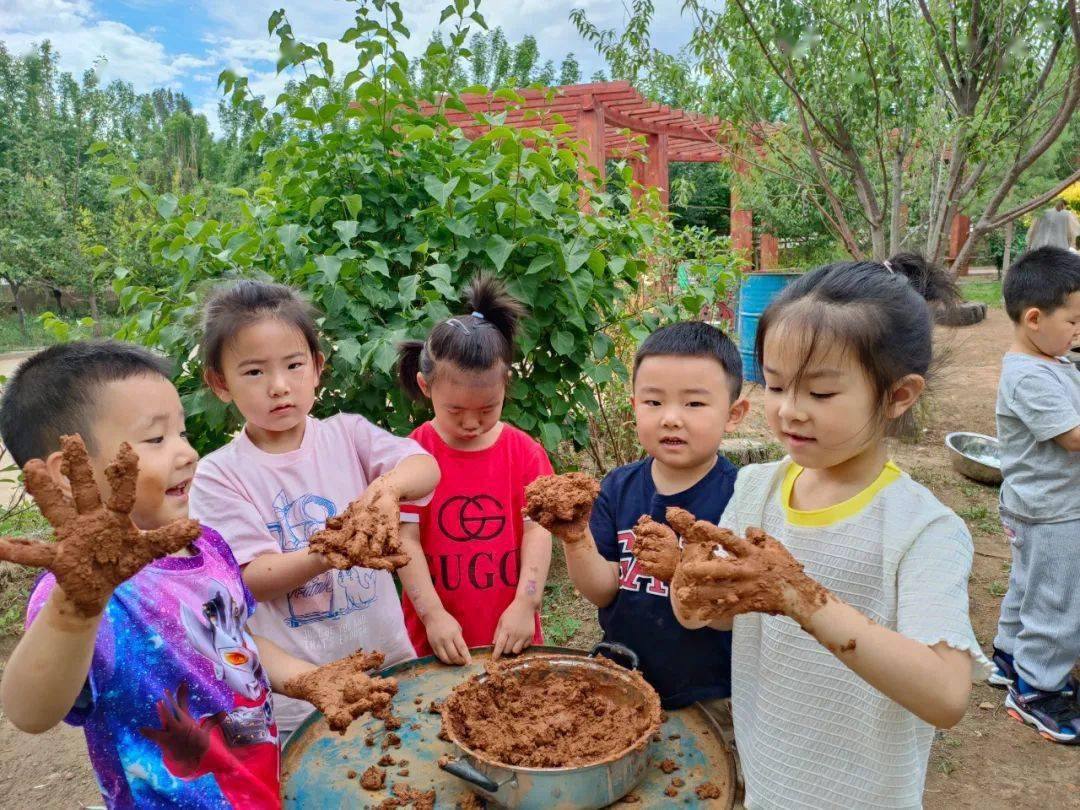 打泥巴仗是芒种节气特有的习俗.